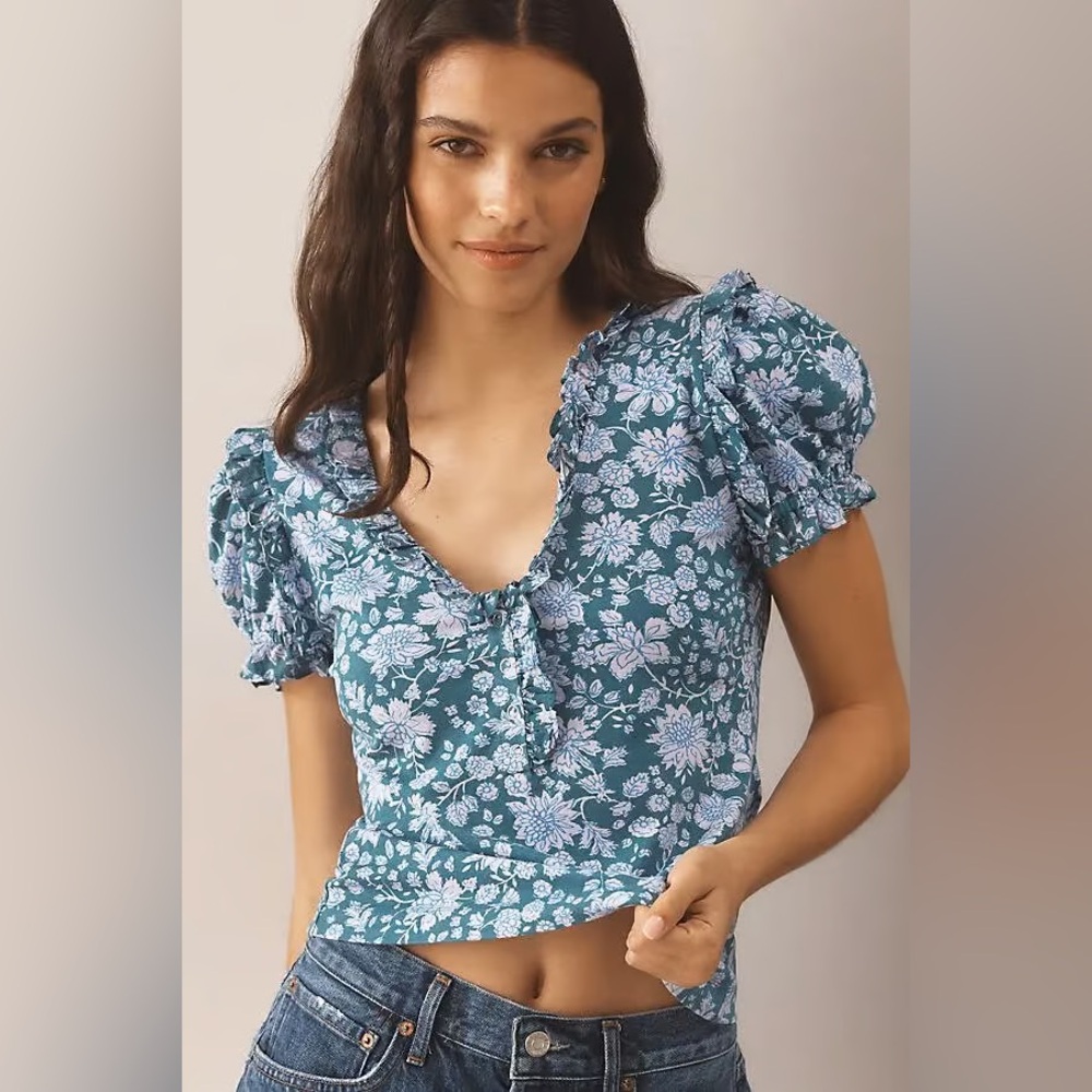 Maeve Anthropologie cropped Puff-Sleeve Ruffle Henley Tee Blouse Top Ruffle‎